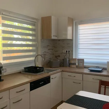 Arvisura Vendeghazak Family Friendly Transit Apartments Zsombo Exterior photo