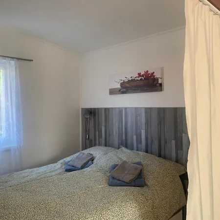Arvisura Vendeghazak Family Friendly Transit Apartments Zsombo Exterior photo