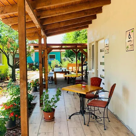 Arvisura Vendeghazak Family Friendly Transit Apartments Zsombo Exterior photo