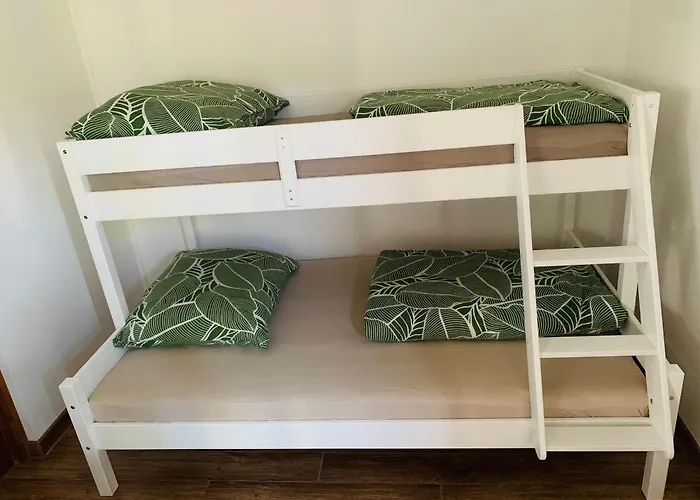 Arvisura Vendeghazak Family Friendly Transit Apartments