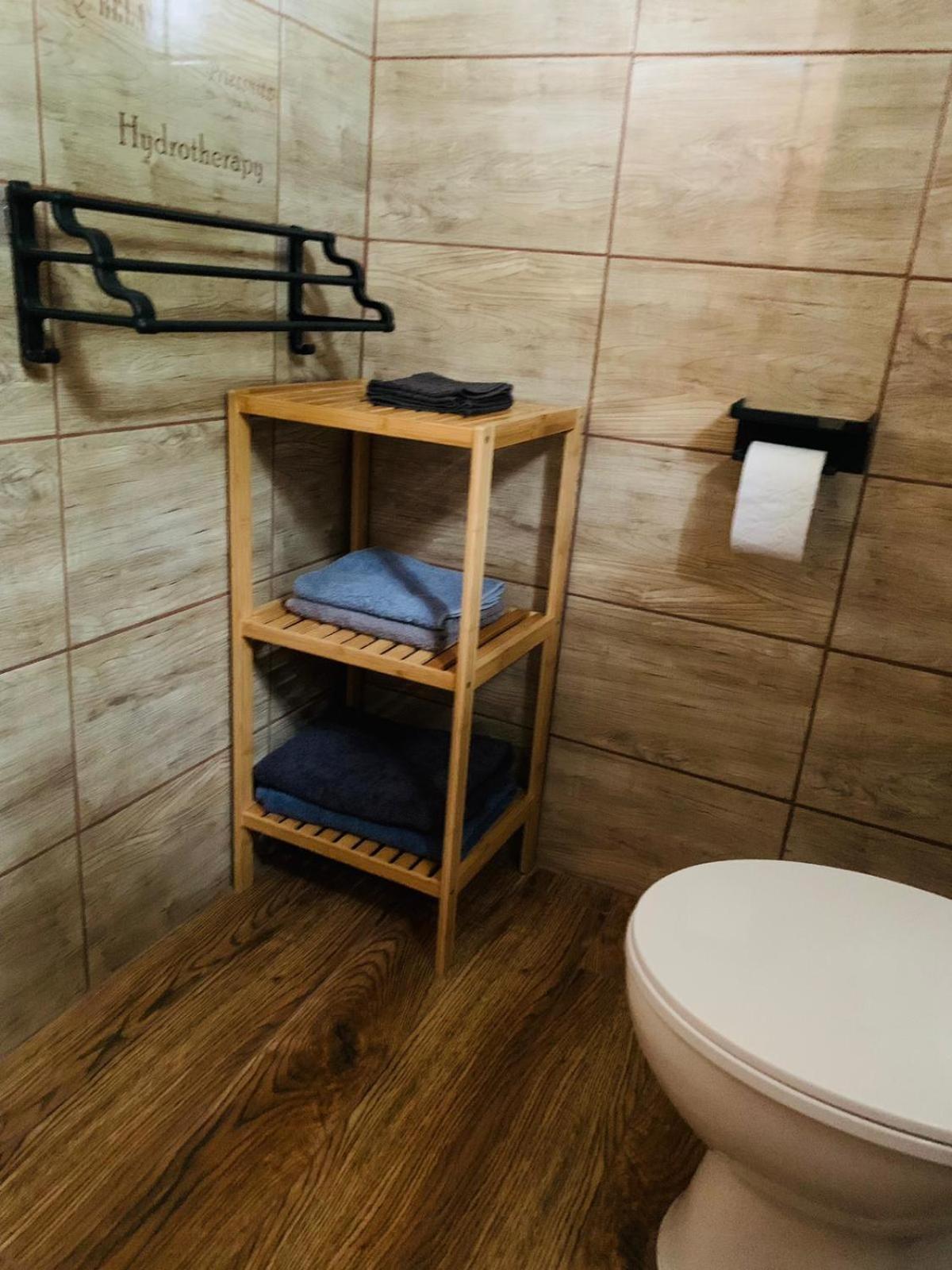 Arvisura Vendeghazak Family Friendly Transit Apartment *