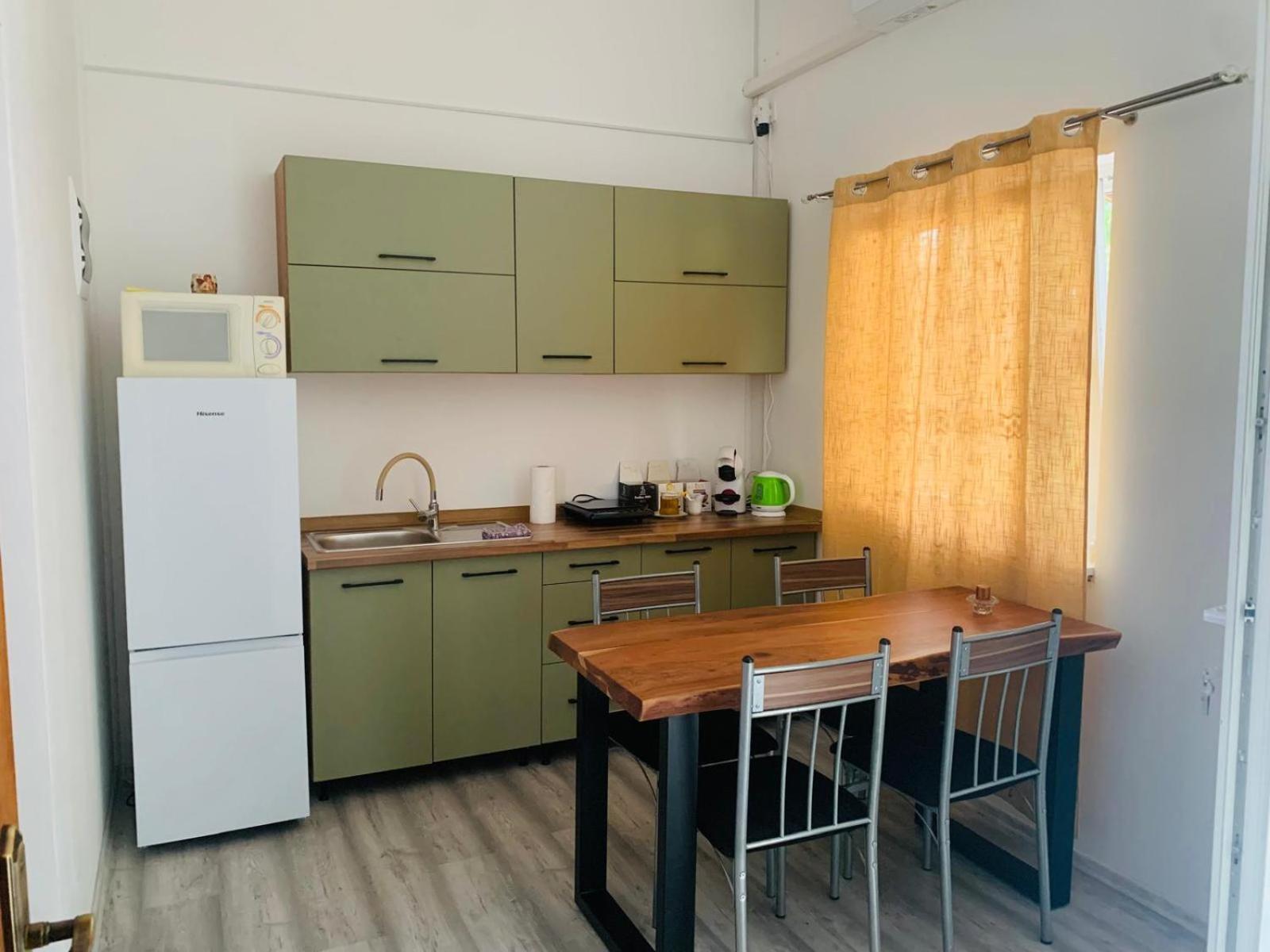 Arvisura Vendeghazak Family Friendly Transit Apartment *