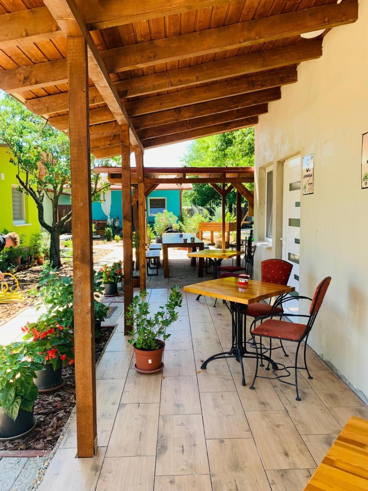 Apartment Arvisura Vendeghazak Family Friendly Transit Zsombo